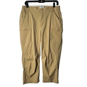LL Bean Women Medium High Rise Straight Leg Capri Pants Cargo Pockets